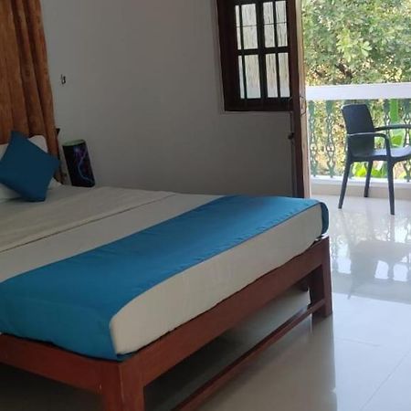 Pebbles Guesthouse Анжуна Екстер'єр фото