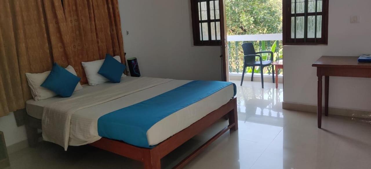 Pebbles Guesthouse Анжуна Екстер'єр фото